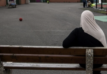 Во Франции суд наказал ресторатора за отказ в обслуживании мусульманки