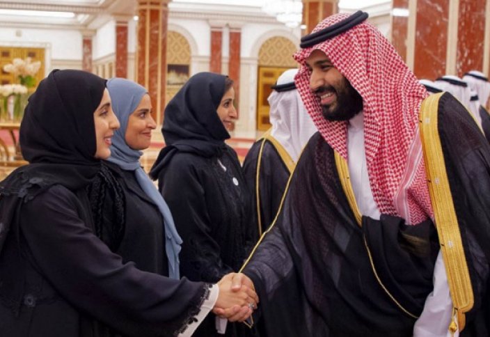 Как саудовцы научились получать зарплату, ничего не делая