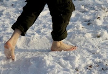 Аяқтың жылынбауы қандай аурулардан хабар беретіні айтылды