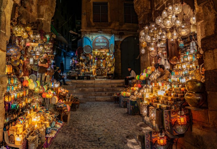 От сладостей до люстр: знакомство со старыми рынками Каира