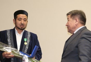 Өкіл имам Елбасының «Шапағат» медалімен марапатталды