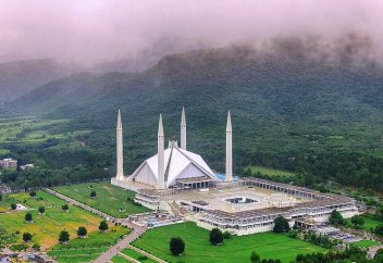 Мечеть Фейсал. Отсюда начинаются великие Гималаи