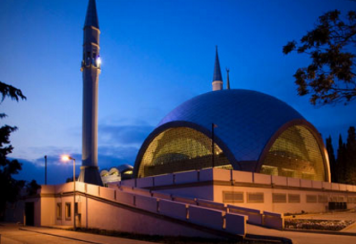 ЕРЕКШЕ ДИЗАЙНЫМЕН ЕЛДІ ТӘНТІ ЕТКЕН МЕШІТ (ФОТО)