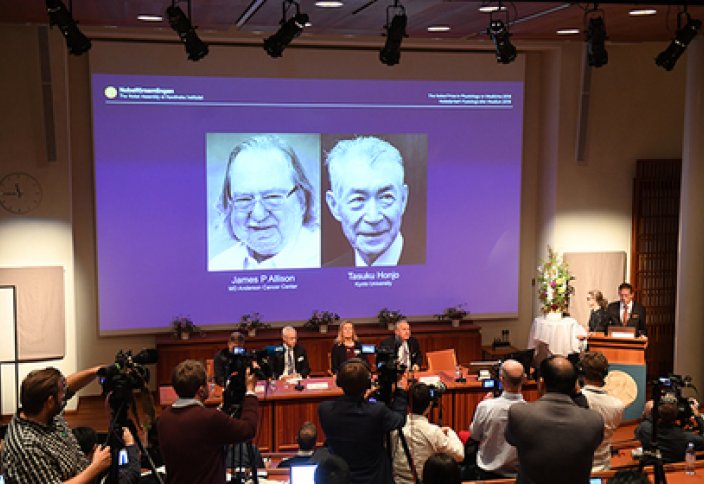 Нобелевскую премию по медицине вручат за борьбу с раком