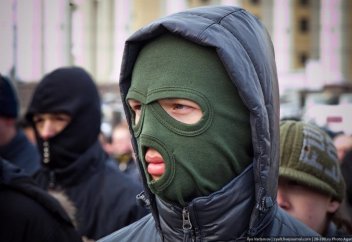 Пять причин популярности деструктивной идеологии среди молодежи