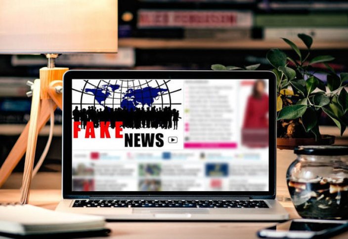 Искусственный интеллект научился распознавать фейковые новости лучше человека