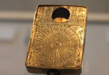 Этот средневековый прибор для определения киблы застал ученых врасплох