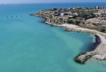 Каспийское море превращается в барханы