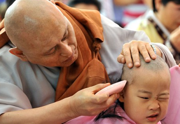 Мұсылман мен буддашының арасында тағдыры талқыға түскен бүлдіршіндер