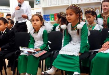 Түрікменстанда балабақшаға бармаған балалар мектепке қабылданбайды