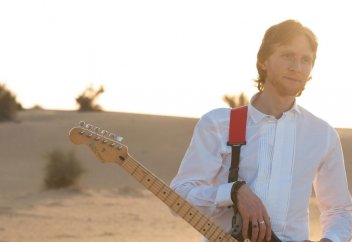 Хамза Робертсон – британский исполнитель нашидов (видео)