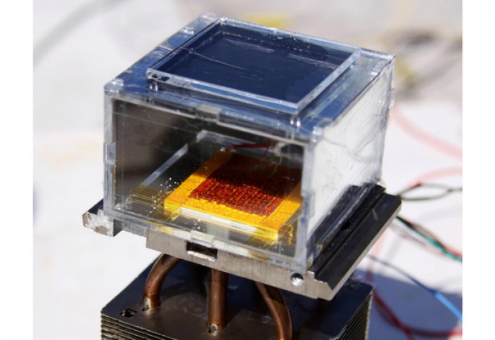 Физики создали прибор, извлекающий воду из сухого воздуха (видео)