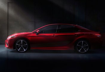 Toyota Camry 60 көлігінің америкалық түрі көрсетілді (видео)