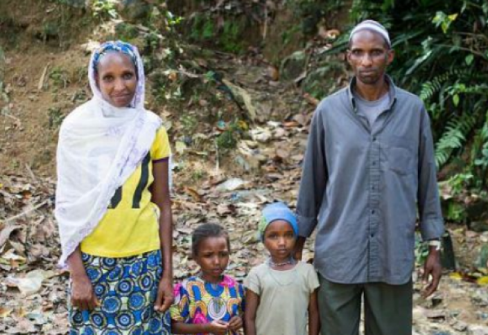 Двум юным мусульманкам чудесным образом вернули способность ходить (фото)