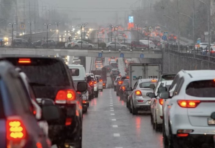 Қазақстанда үш адамға бір көліктен келеді