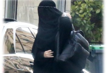 Супермодель Жизель Бундхен в парандже.