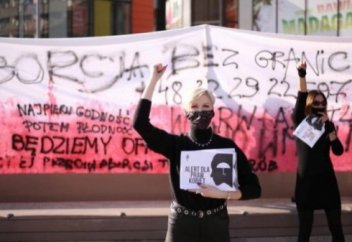 "Бұл - соғыс". Польшада түсік жасатуға қарсы ереуіл басылмай жатыр