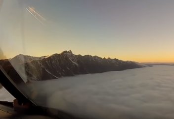 Пилот Qatar Airways шокировал публику видео из своей кабины (видео)