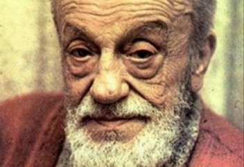 Нежеп Пазыл: 'Біздер аяқтары іскенше намаз оқыған пайғамбардың көздері іскенше ұйықтайтын үмметіміз' .