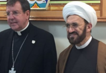 Епископ пришёл в мечеть поговорить о любви