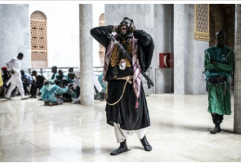 Бақталастардың басы қосылған мешіт (видео)