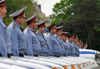 В Таджикистане за излишнюю полноту уволили 14 милиционеров