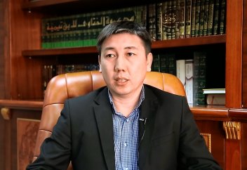 Неге Ислам діні әр нәрсені оң жақтан бастауды үйретеді? - Абдусамат Қасым