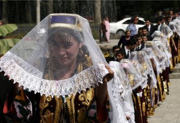 В Таджикистане предлагают уменьшить приданое для невест