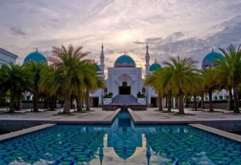 Әлем жаңалықтары: Туристердің көзайымына айналған мешіт