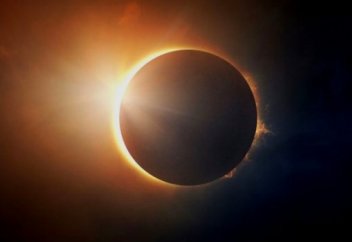 27 июля казахстанцы увидят самое длинное лунное затмение века