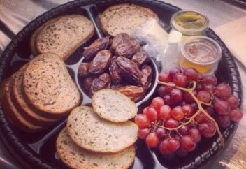 Тамақтанудың әдептілігі жайындағы хадистер