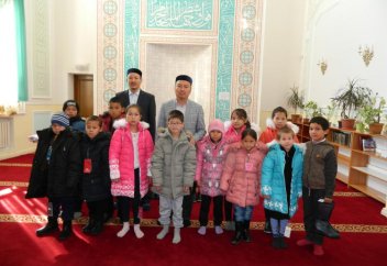 20 бала қыстық киіммен қамтамасыз етілді (ФОТО)