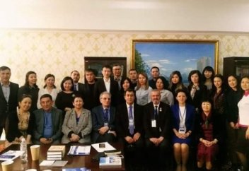 Дінтану - зайырлы мамандық ретінде