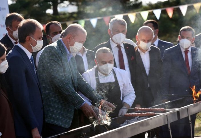 Разные: Эрдоган продемонстрировал свой кулинарный талант (Фото, видео)