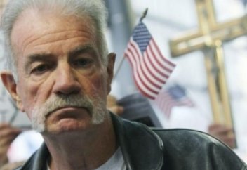 Пастор «раскрутился» на сожжении Корана