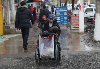 Каждый четвёртый ребенок в Киргизии вынужден работать