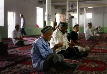 4 мыңнан аса мұсылман қара тізімнен сызылды