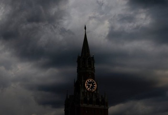 Ресей экономикасының «тігісі сөгіліп» күйреу алдында тұр