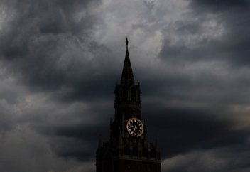 Ресей экономикасының «тігісі сөгіліп» күйреу алдында тұр