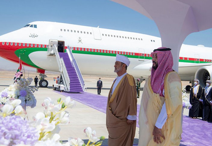 Послание ОАЭ: новая дорога между Саудовской Аравией и Оманом меняет карту альянсов в Персидском заливе (Raseef22, Ливан)