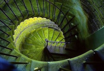 Вверх по лестнице, ведущей в ад