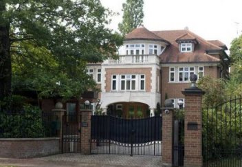 Британия конфискует недвижимость олигархов из России и Средней Азии