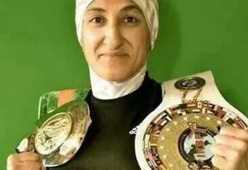 Боксер в хиджабе продолжит карьеру профессионально