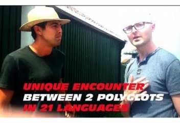 Екі полиглот 12 минуттың ішінде 15 тілде айтысты (видео)