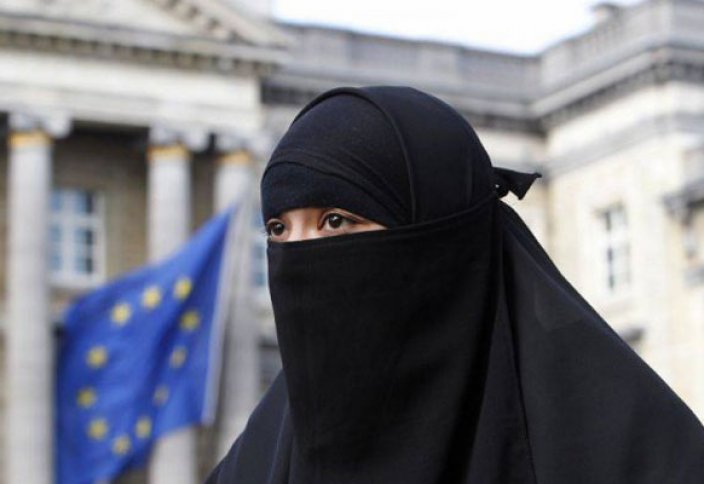 Разное: В ООН осудили введенный Парижем запрет на ношение никаба