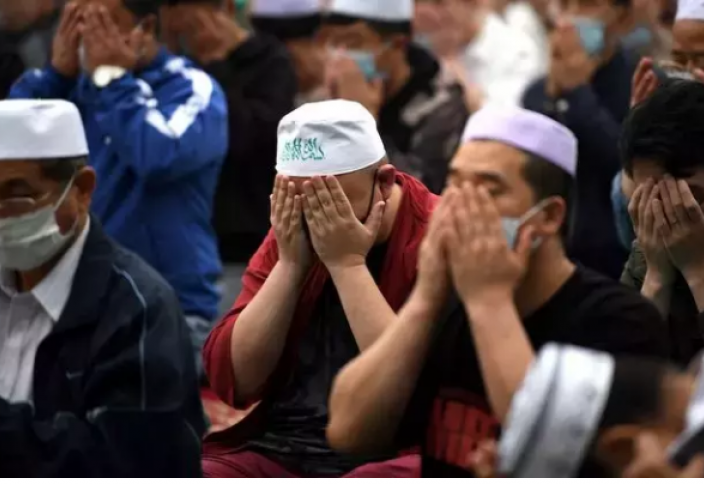 Казахстанцы солидарны с глобальным осуждением запрета в Китае популярного приложения для чтения Корана