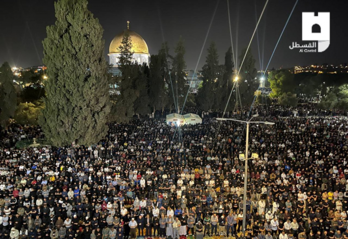 Свыше 250 тысяч мусульман собрались в Аль-Аксе в Ночь предопределения (ФОТО)