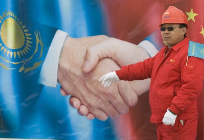 Цена стабильности: Китай строит Казахстан на свои деньги. Что он потребует взамен?