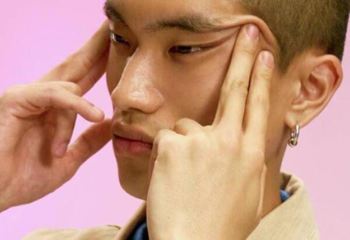 Swatch извиняется за рекламу с «раскосыми глазами» после шумихи в Китае