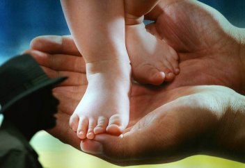 Ата-аналарға бала туған сәттен бастап 26 жасқа дейін жәрдемақы беріледі